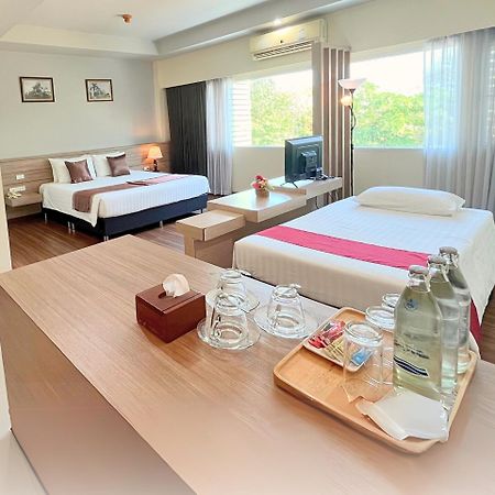 Akelada Hotel Nang Rong Экстерьер фото