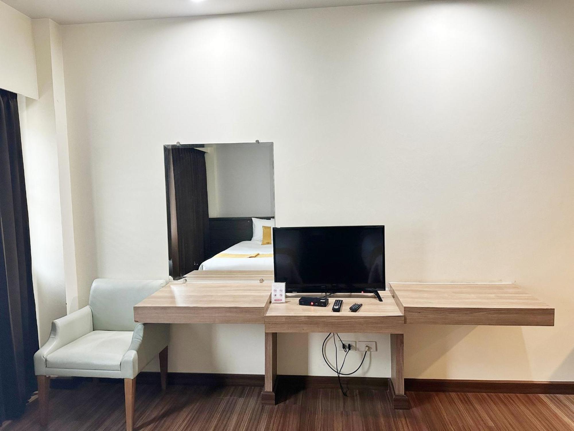 Akelada Hotel Nang Rong Экстерьер фото