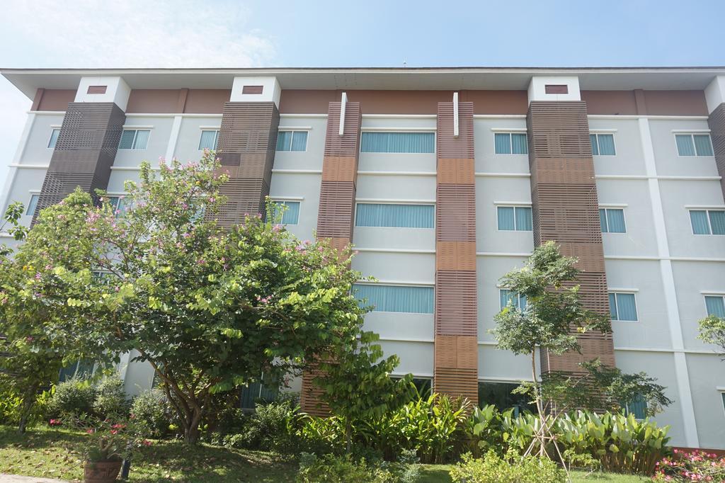 Akelada Hotel Nang Rong Экстерьер фото